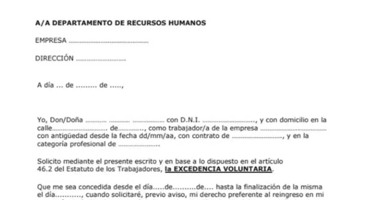 Solicitud de excedencia voluntaria dirigida a Recursos Humanos. El documento detalla datos del trabajador y la empresa, solicitando la excedencia.