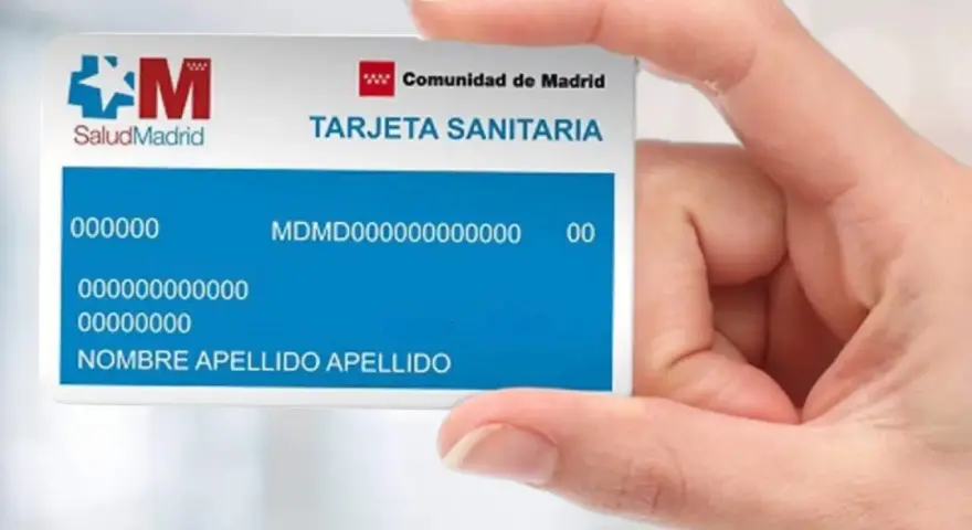 Tarjeta sanitaria de la Comunidad de Madrid donde aparece el número de la seguridad social y datos del titular.