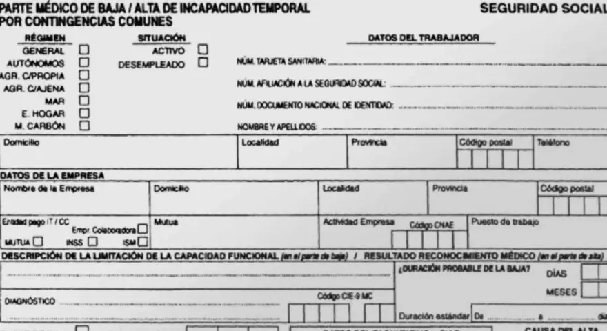 Formulario de Seguridad Social para parte médico de baja/alta. Se detalla si es compatible la baja laboral con el cese de actividad.