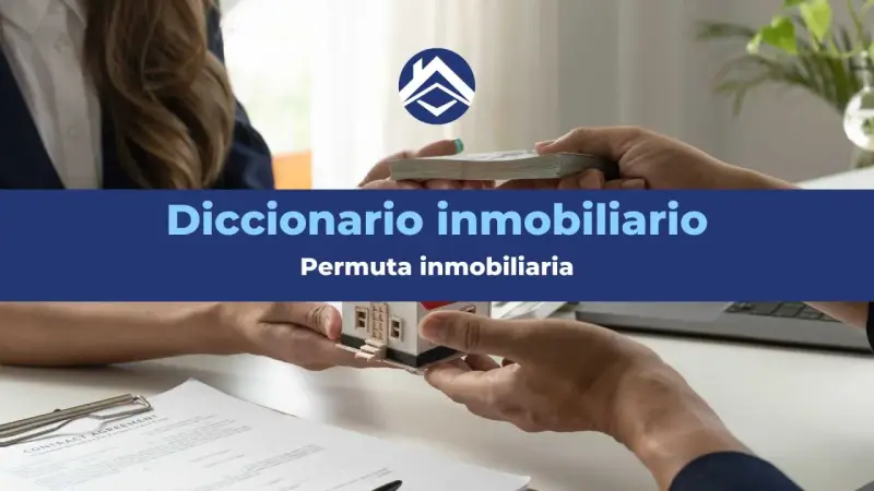 Manos intercambian dinero y una maqueta de casa, ilustrando los riesgos de la permuta inmobiliaria.